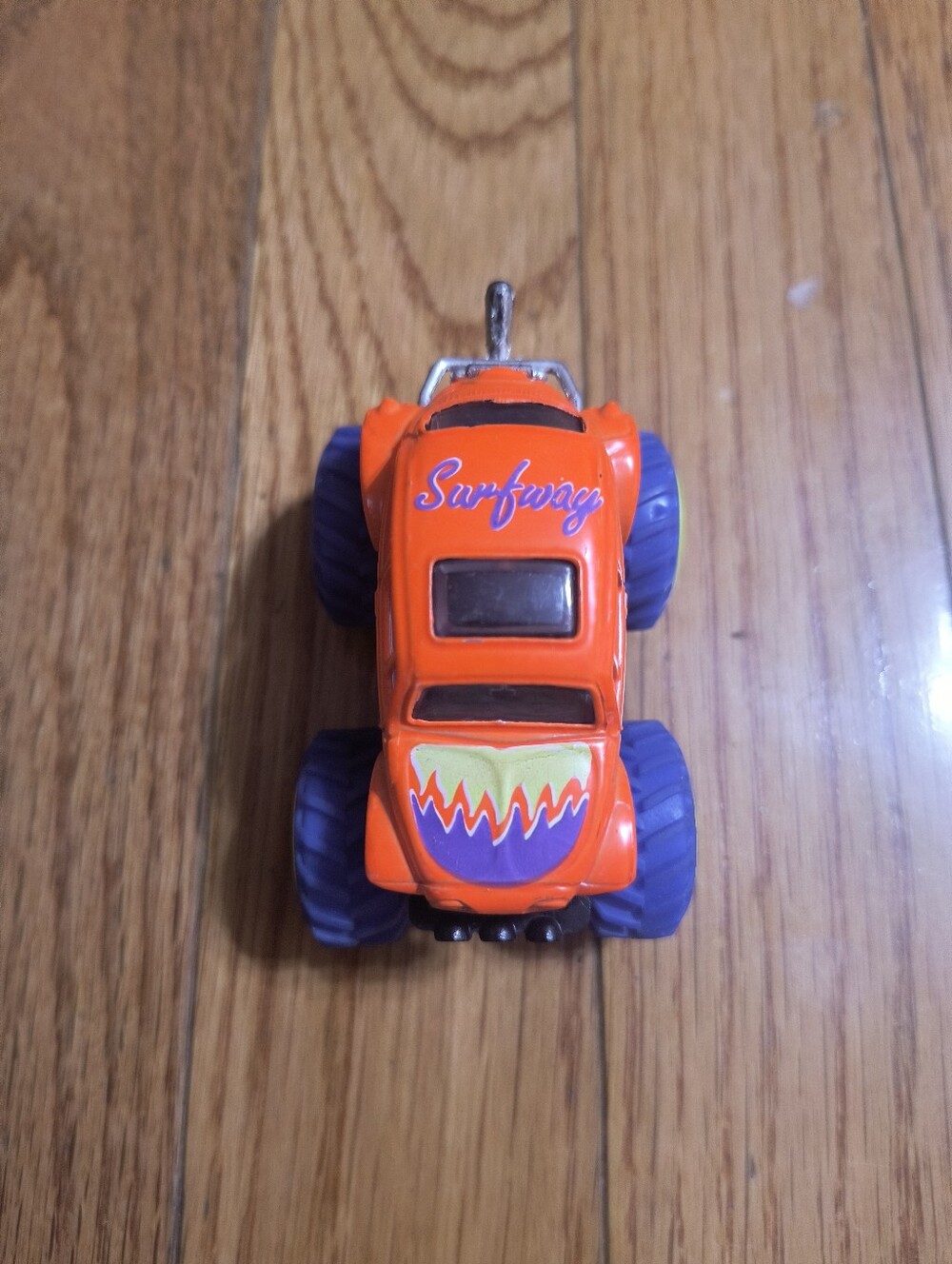 Maisto pull back and go vintage Surfway VW beetle monster truck car